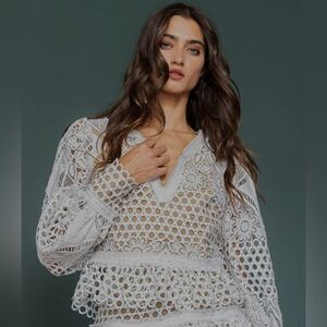 NWT Bucket List Women's White Blouse SIZE M